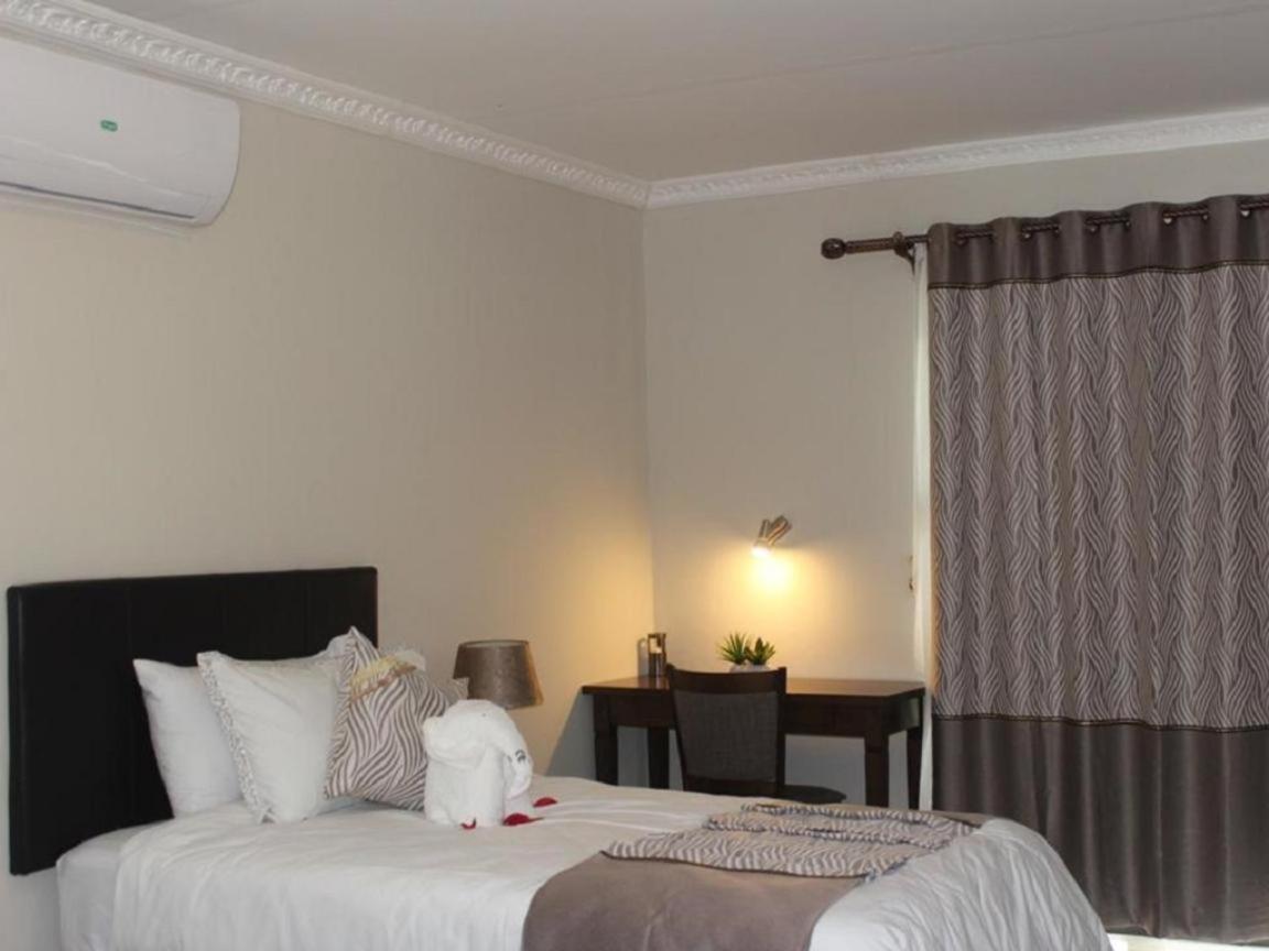 Juda Haus Lodge Katima Mulilo Exterior photo