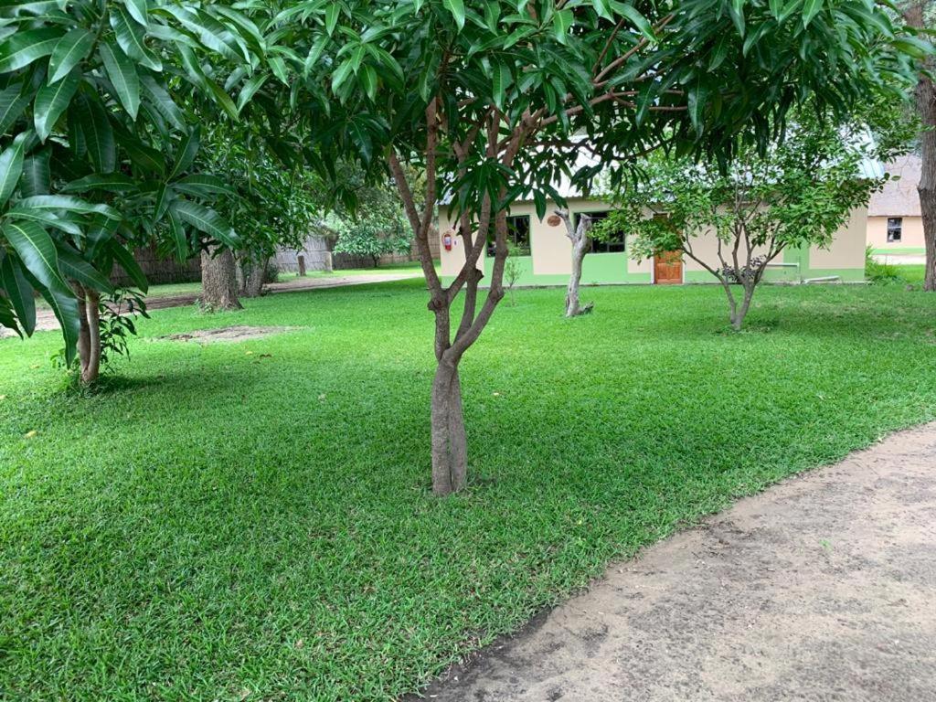 Juda Haus Lodge Katima Mulilo Exterior photo