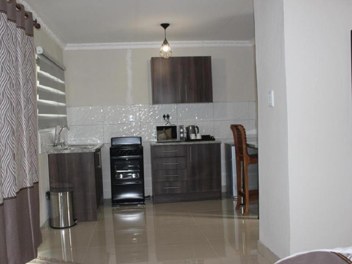 Juda Haus Lodge Katima Mulilo Exterior photo